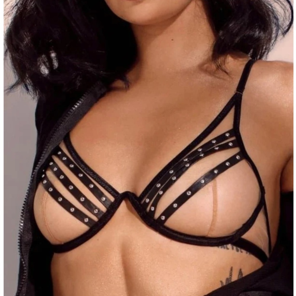 God saves queens “Gia bra”  bondage  size XS